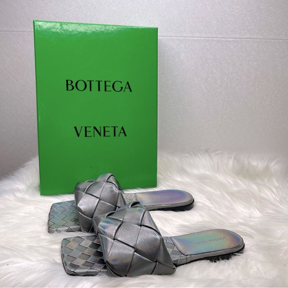 Bottega Veneta Metallic Woven Iridescent Lido Sandal 40